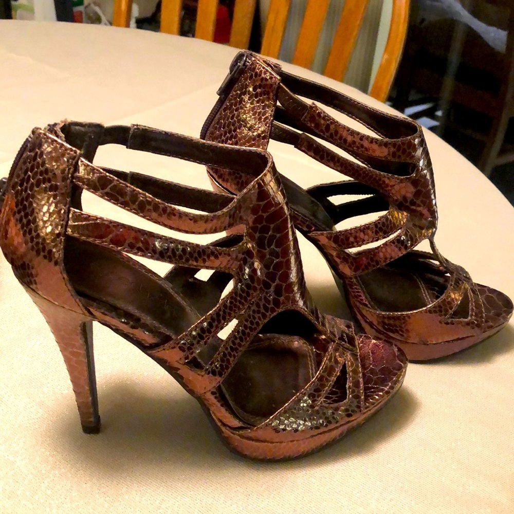 Shoe Dazzle metallic brown heels